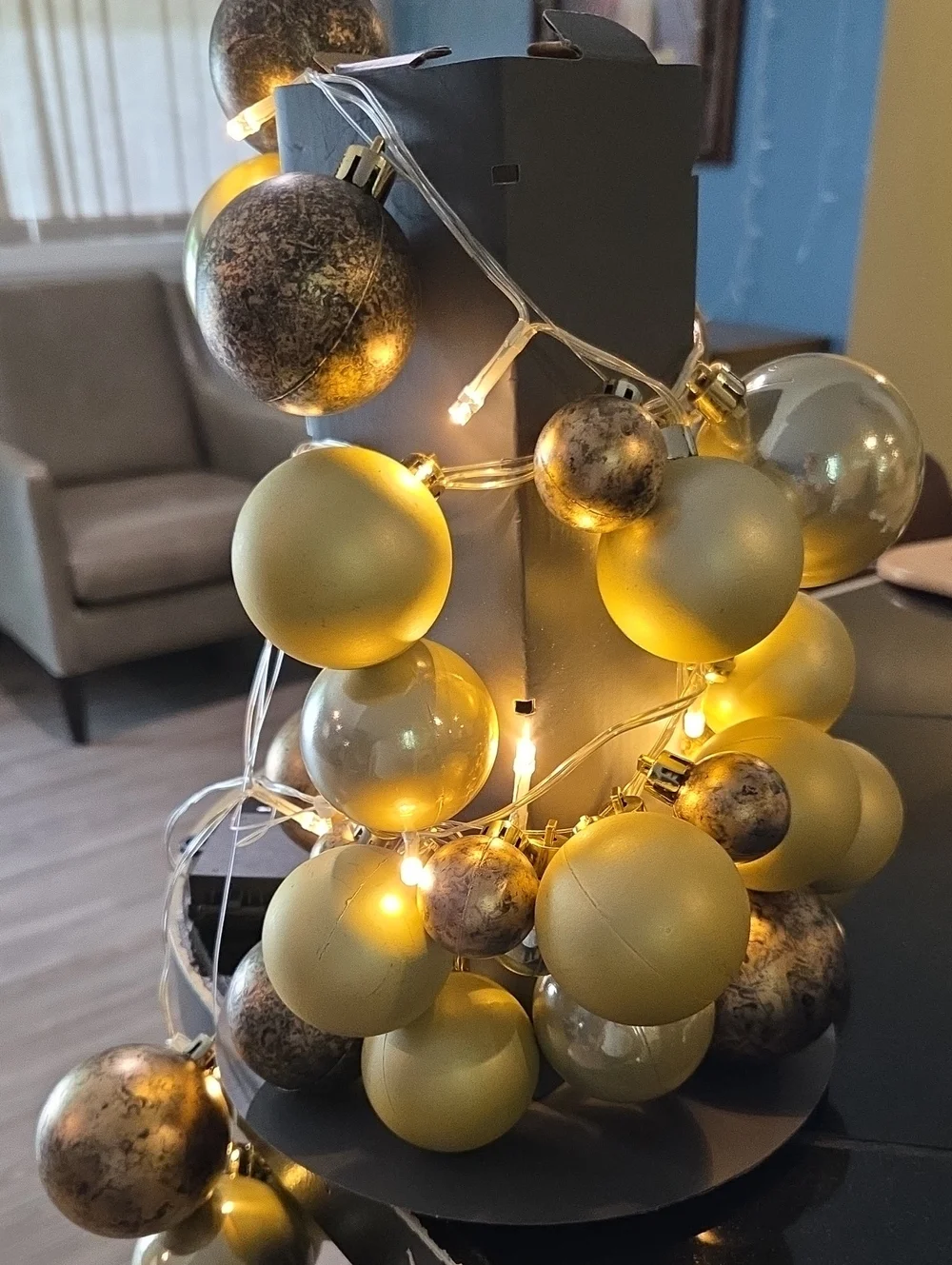 NEW PotteryBarn Festive Gold and Champagne Ornament String Lights